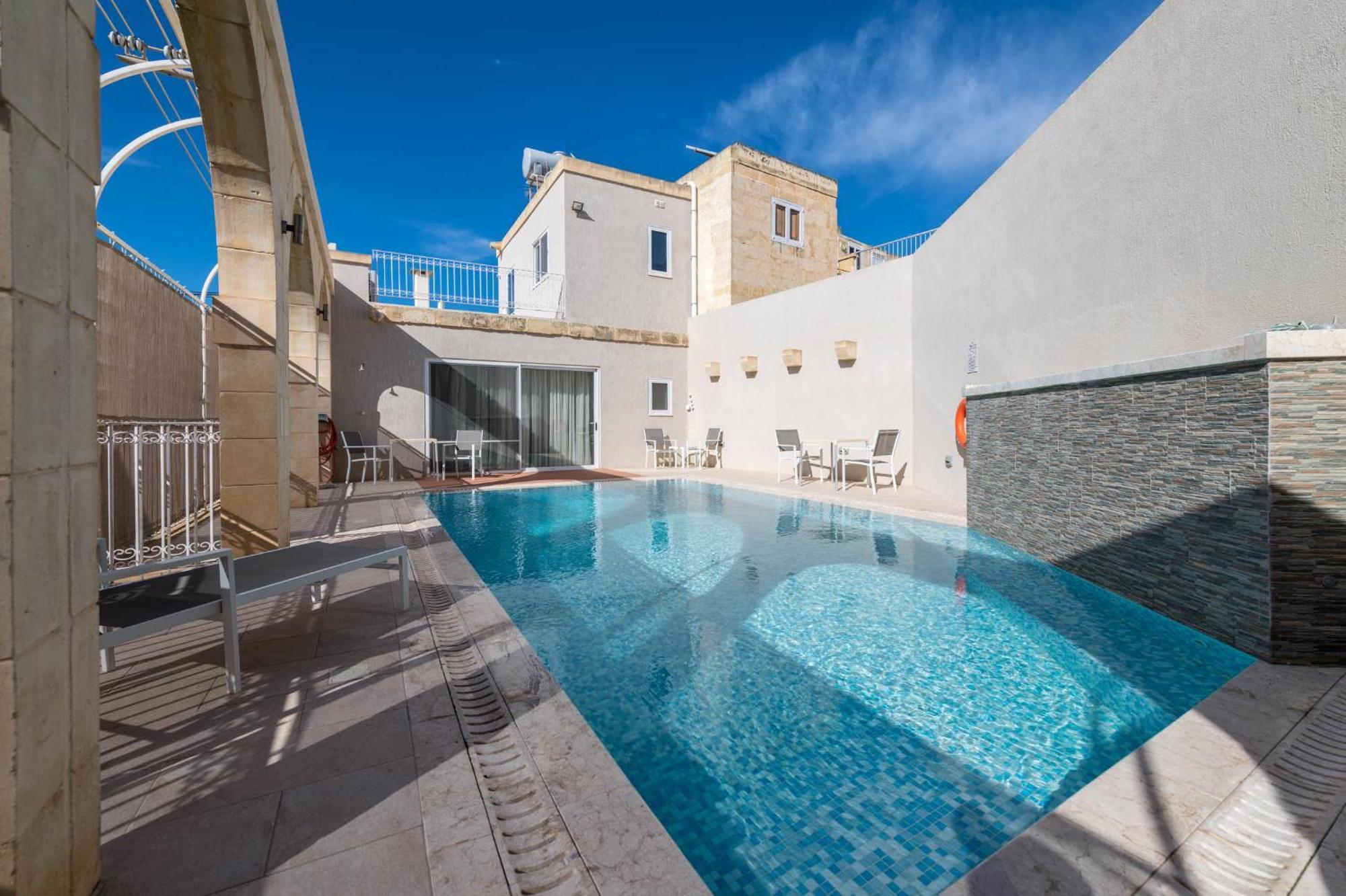 Casa vacanze 4 Bedroom With Private Pool *