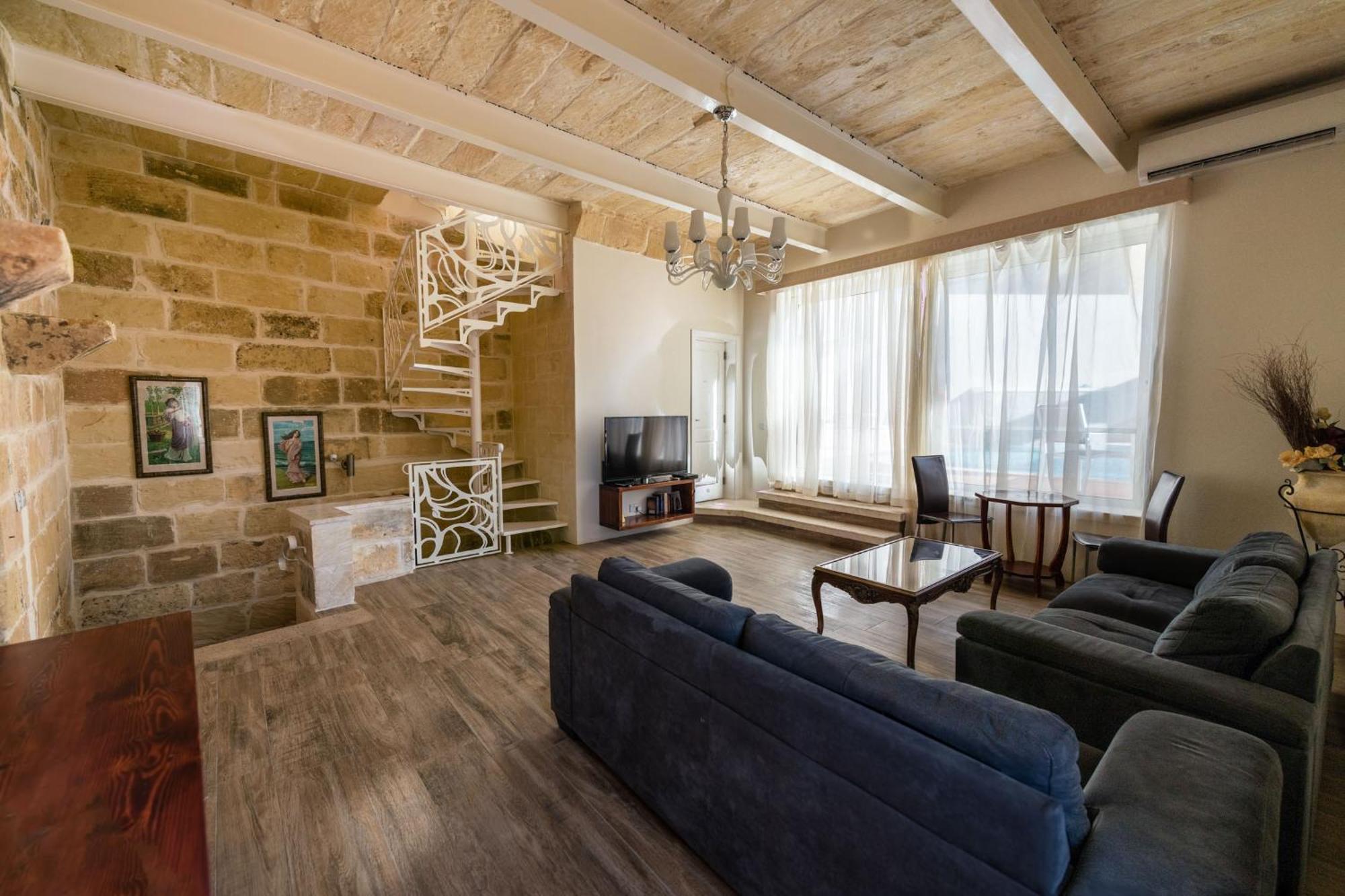 4 Bedroom With Private Pool