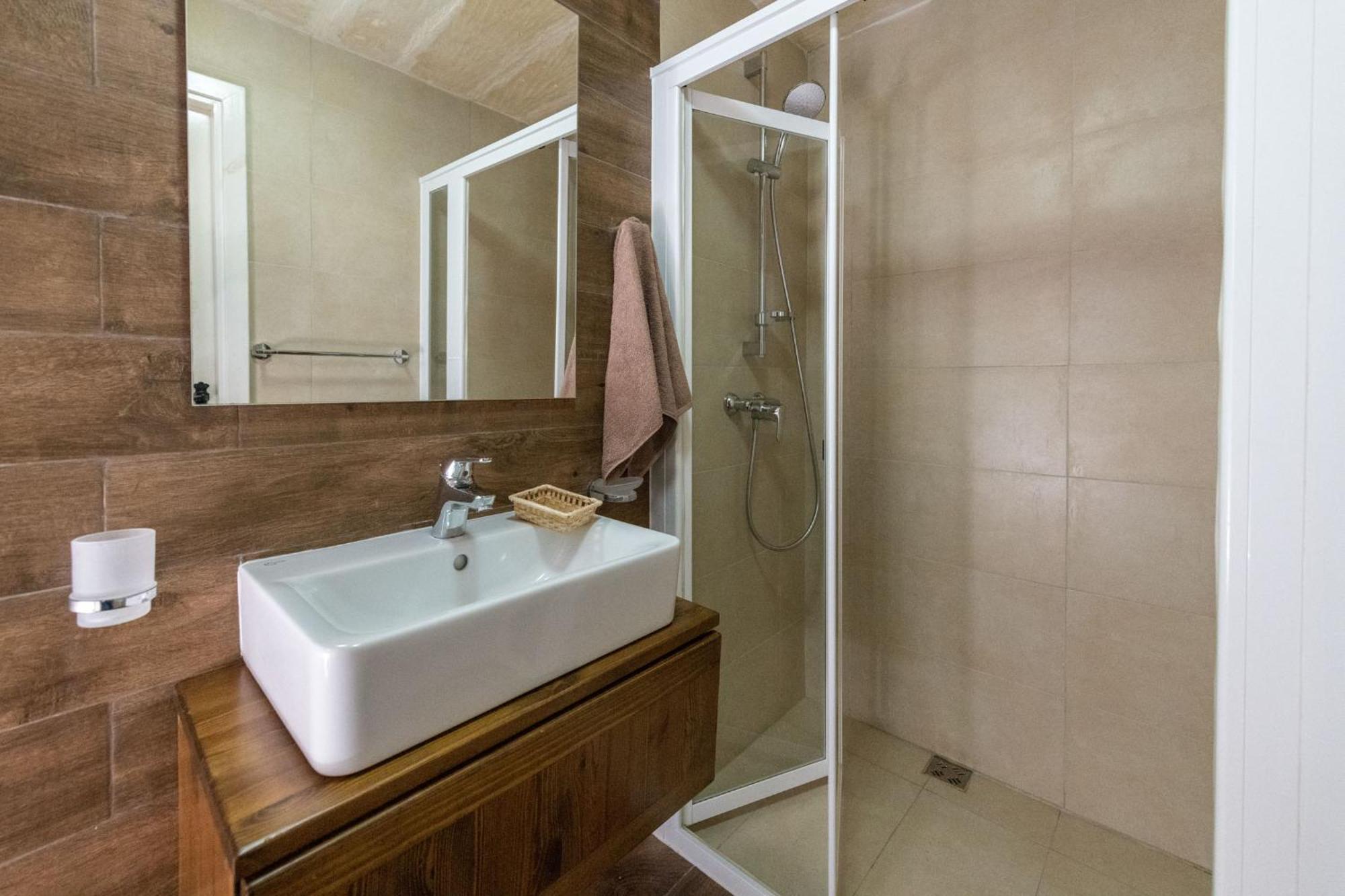 Casa vacanze 4 Bedroom With Private Pool Għarb